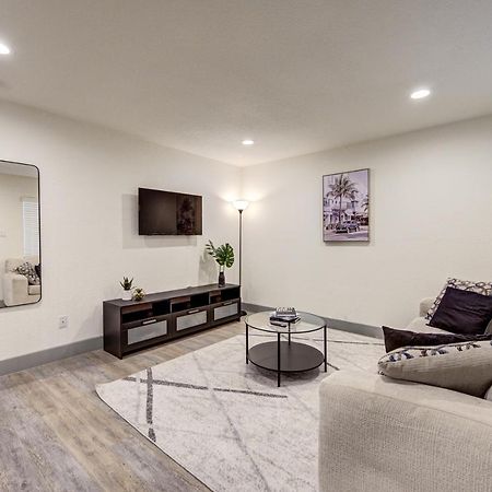 Trendy Midtown Apt, Walk To Shops & Sites, Pets Ok ヒューストン エクステリア 写真