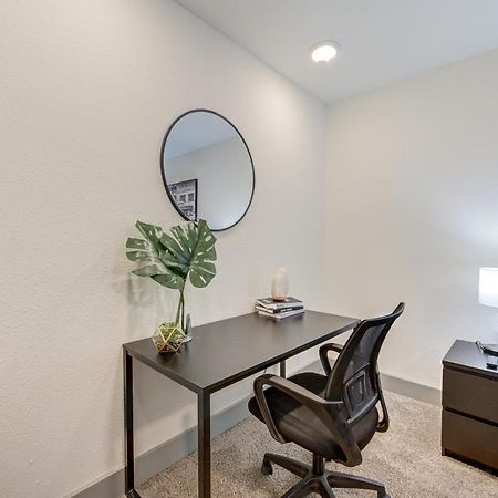 Trendy Midtown Apt, Walk To Shops & Sites, Pets Ok ヒューストン エクステリア 写真