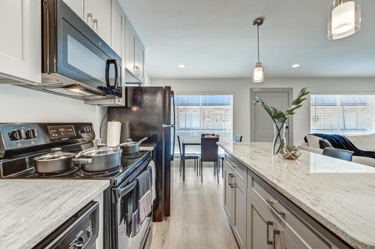 Trendy Midtown Apt, Walk To Shops & Sites, Pets Ok ヒューストン エクステリア 写真