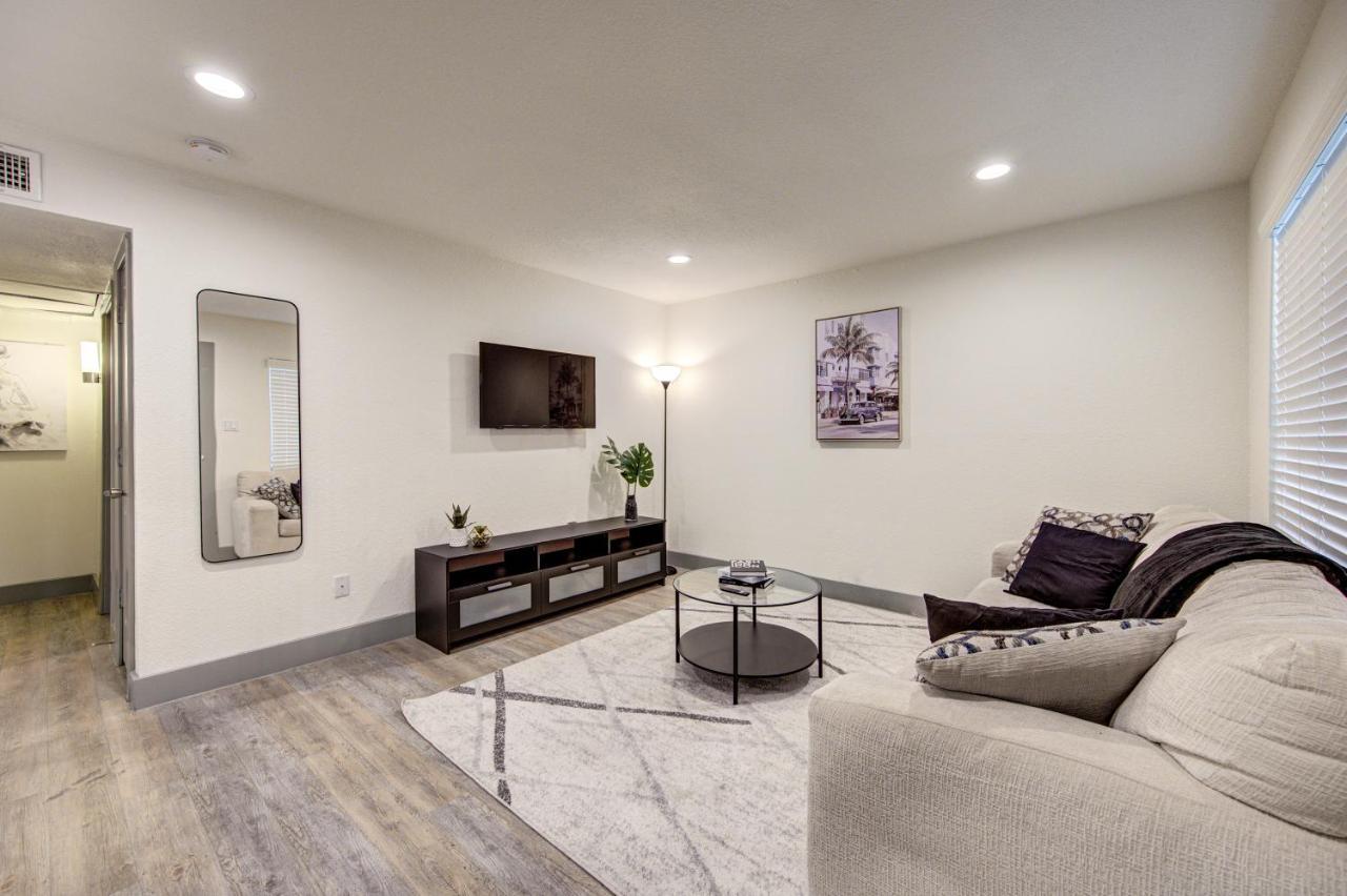 Trendy Midtown Apt, Walk To Shops & Sites, Pets Ok ヒューストン エクステリア 写真