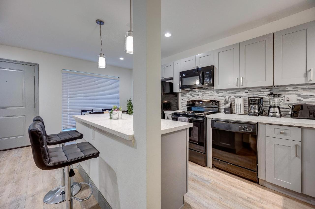 Trendy Midtown Apt, Walk To Shops & Sites, Pets Ok ヒューストン エクステリア 写真