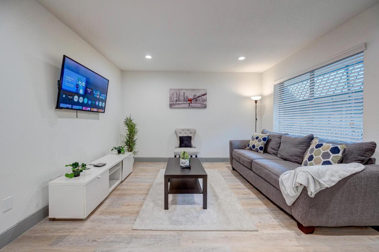 Trendy Midtown Apt, Walk To Shops & Sites, Pets Ok ヒューストン エクステリア 写真