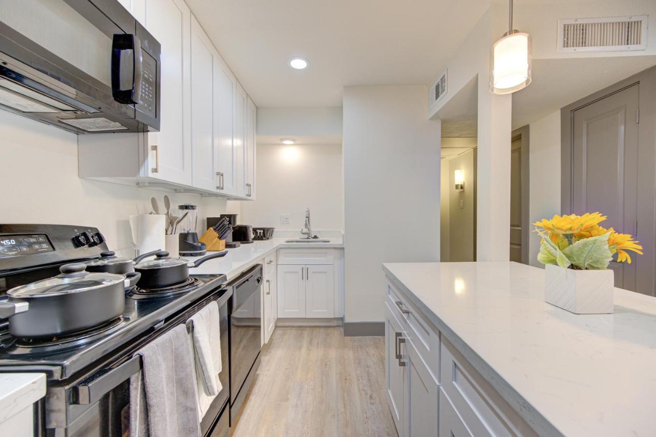 Trendy Midtown Apt, Walk To Shops & Sites, Pets Ok ヒューストン エクステリア 写真