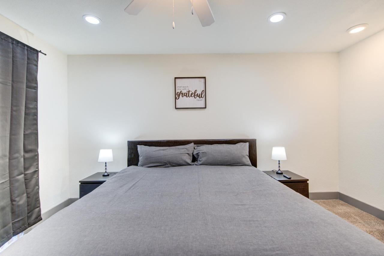Trendy Midtown Apt, Walk To Shops & Sites, Pets Ok ヒューストン エクステリア 写真
