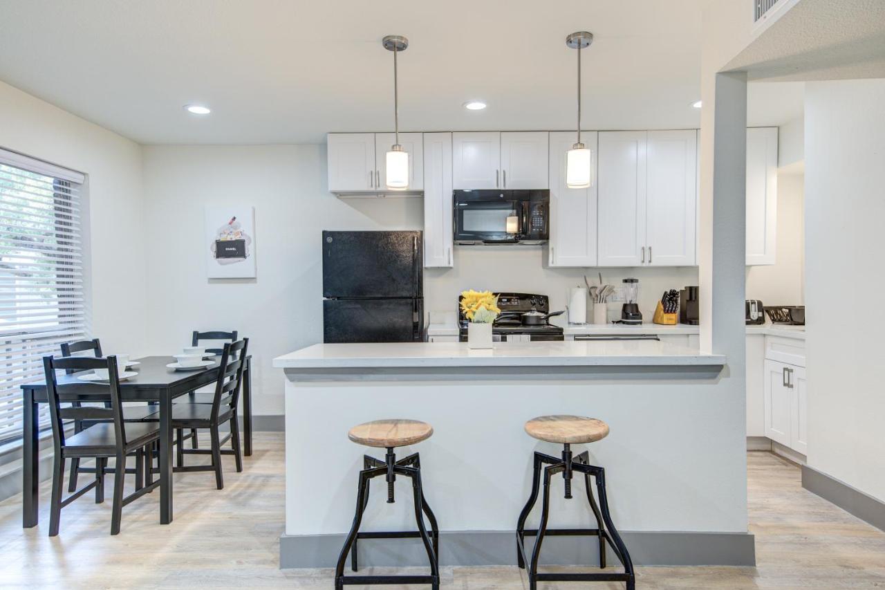 Trendy Midtown Apt, Walk To Shops & Sites, Pets Ok ヒューストン エクステリア 写真